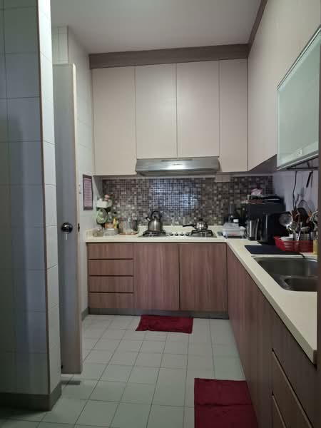 Fernwood Towers, 28 Fernwood Terrace, 3 Bedrooms, 1,195 sqft, Condominium For Rent, by Thomas Tan, 500058976 - Kitchen - PropertyGuru.com.sg