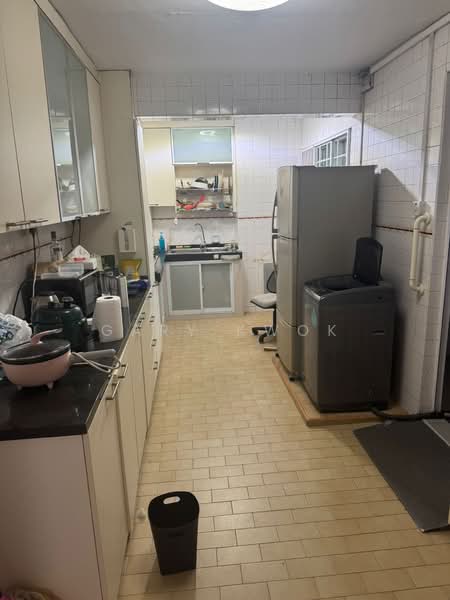 2 Delta Avenue HDB Flat For Sale at S$ 1,168,000 | PropertyGuru Singapore - Kitchen