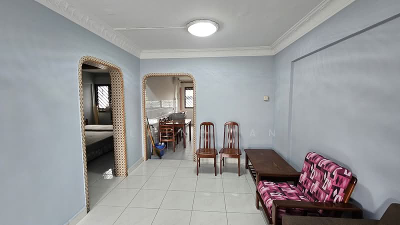 427 Clementi Avenue 3, 427 Clementi Avenue 3, 2 Bedrooms, 721 sqft, HDB Flat For Rent, by Elaine Tan, 500058999 - Living Room - PropertyGuru.com.sg
