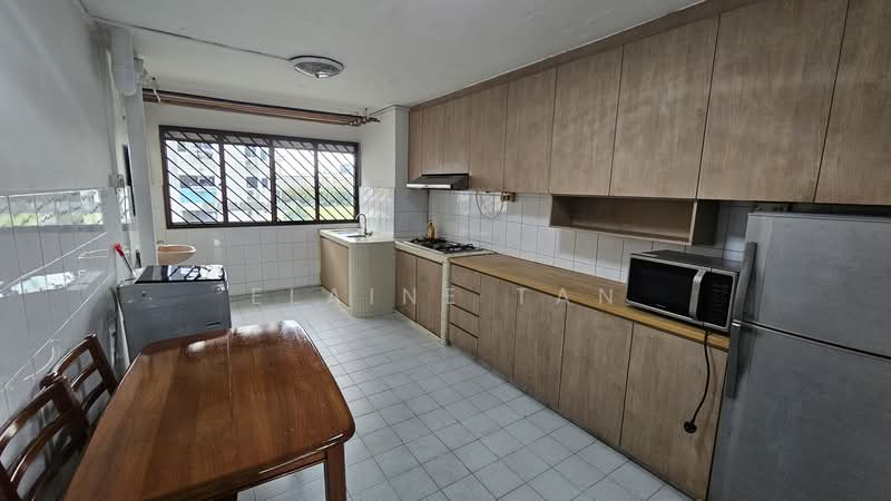427 Clementi Avenue 3, 427 Clementi Avenue 3, 2 Bedrooms, 721 sqft, HDB Flat For Rent, by Elaine Tan, 500058999 - Kitchen - PropertyGuru.com.sg