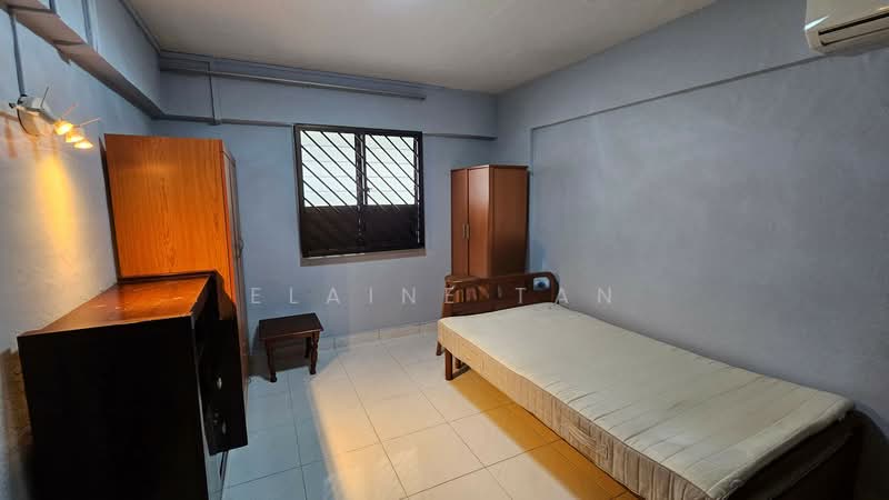 427 Clementi Avenue 3, 427 Clementi Avenue 3, 2 Bedrooms, 721 sqft, HDB Flat For Rent, by Elaine Tan, 500058999 - Bedroom - PropertyGuru.com.sg
