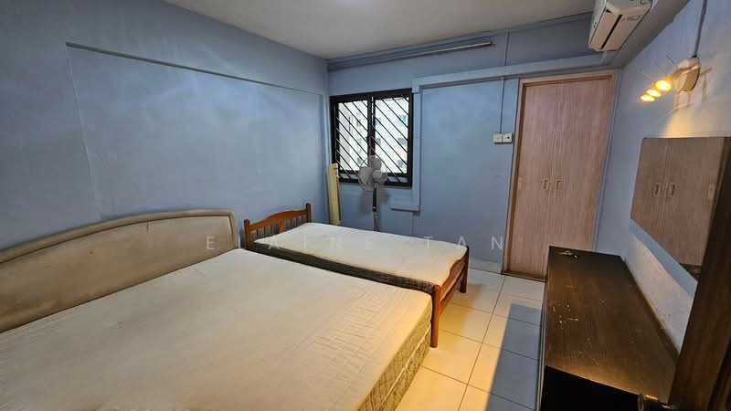 427 Clementi Avenue 3, 427 Clementi Avenue 3, 2 Bedrooms, 721 sqft, HDB Flat For Rent, by Elaine Tan, 500058999 - Bedroom - PropertyGuru.com.sg