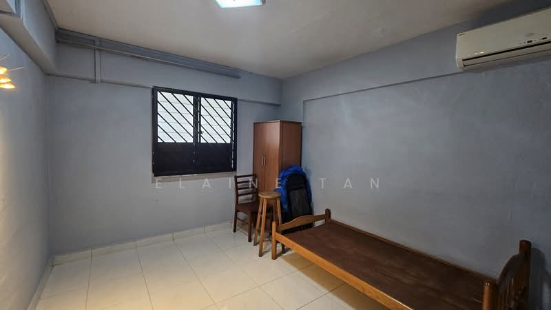 427 Clementi Avenue 3, 427 Clementi Avenue 3, 2 Bedrooms, 721 sqft, HDB Flat For Rent, by Elaine Tan, 500058999 - Bedroom - PropertyGuru.com.sg