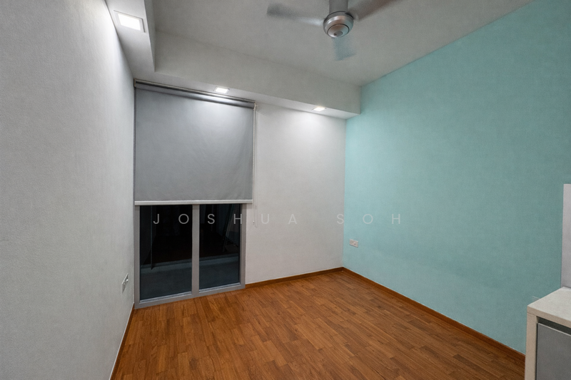 The Santorini Condominium For Sale at S$ 758,000 | PropertyGuru Singapore - Master Bedroom