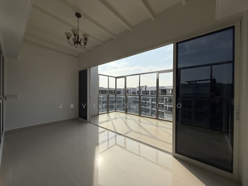 Rare 5 bedrooms dual key penthouse, no extension Executive Condominium For Sale at S$ 2,999,999 | PropertyGuru Singapore - Balcony