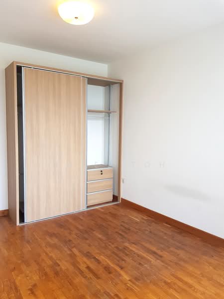 Centro Residences Condominium For Sale at S$ 2,806,300 | PropertyGuru Singapore - Master Bedroom