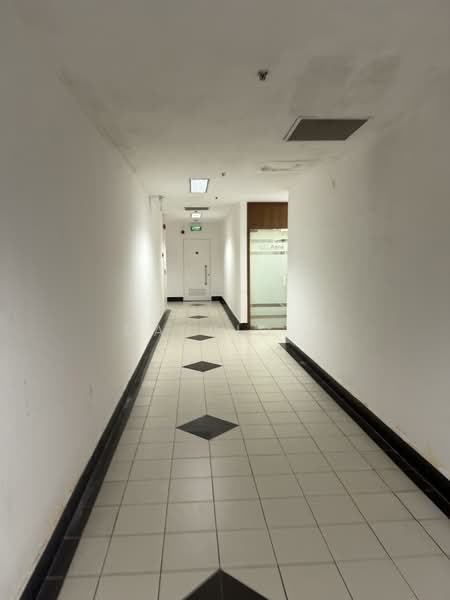 Parklane Shopping Mall, 35 Selegie Road, 753 sqft, Other Retail For Rent, by Darrio ., 500059016 - Corridor - CommercialGuru.com.sg