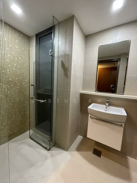 Miltonia Residences Condominium For Sale at S$ 1,150,000 | PropertyGuru Singapore - Bathroom