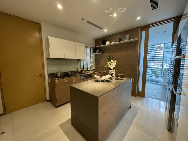 Cliveden at Grange Condominium For Sale at S$ 10,500,000 | PropertyGuru Singapore - Kitchen
