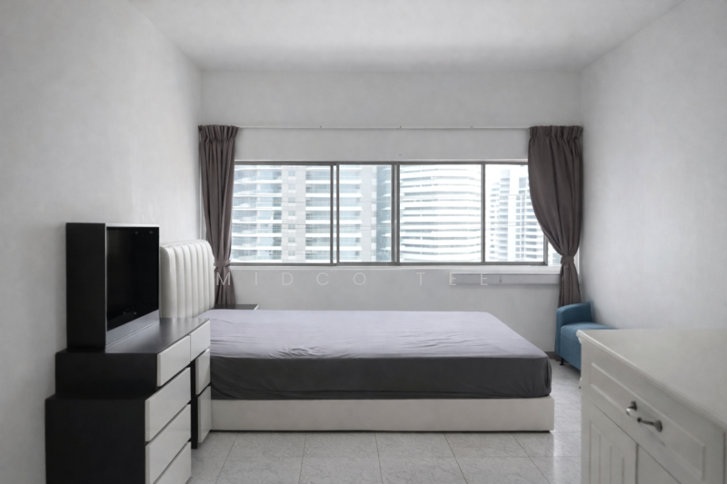 Textile Centre Apartment For Sale at S$ 1,200,000 | PropertyGuru Singapore - Bedroom