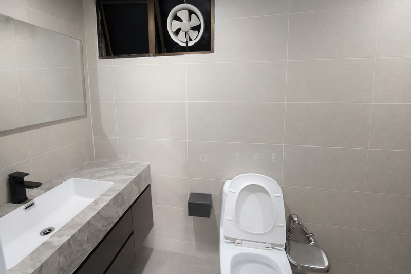 Textile Centre Apartment For Sale at S$ 1,200,000 | PropertyGuru Singapore - Bathroom