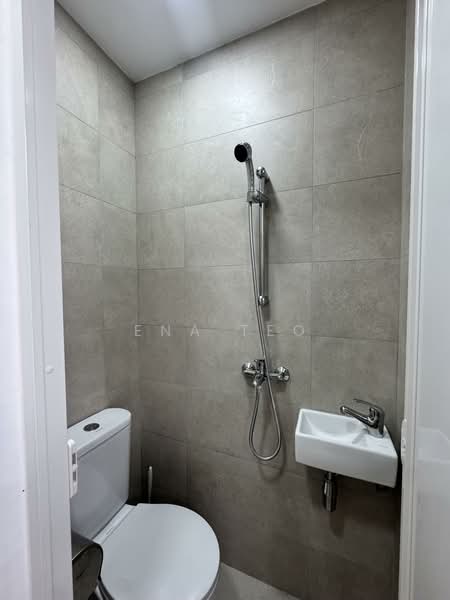 Lentor Modern, Lentor Central, 4 Bedrooms, 1,130 sqft, Condominium For Rent, by Ena Teo, 500059060 - Bathroom - PropertyGuru.com.sg