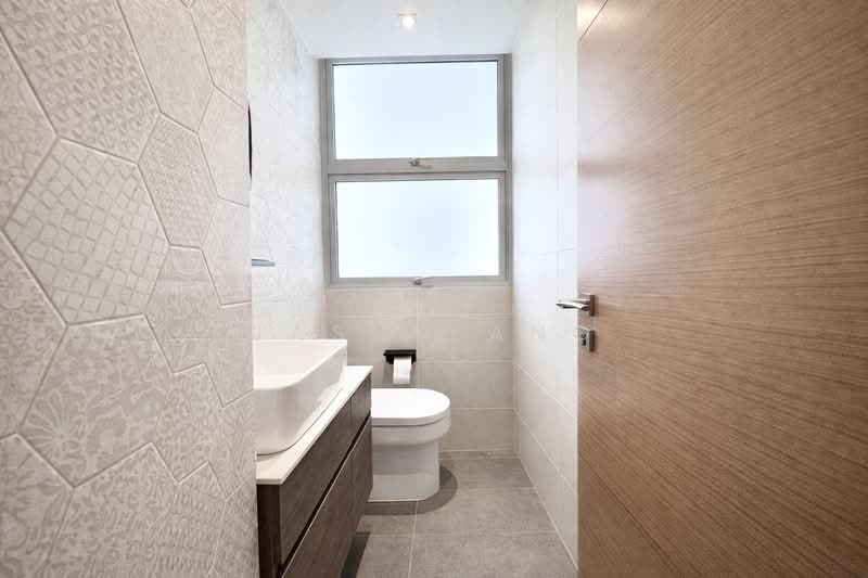The Esta Condominium For Sale at S$ 4,480,000 | PropertyGuru Singapore - Powder room