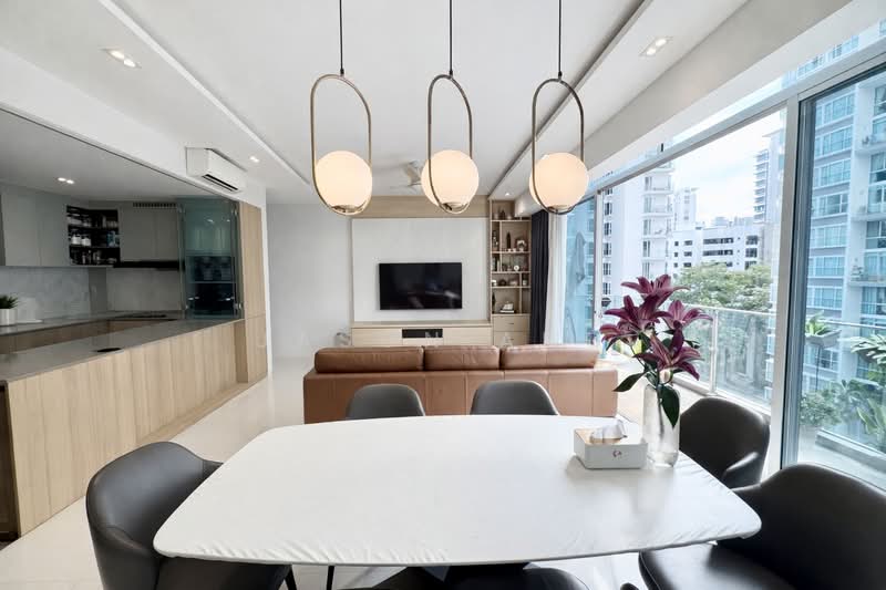 The Esta Condominium For Sale at S$ 4,480,000 | PropertyGuru Singapore - Spacious living and dining area