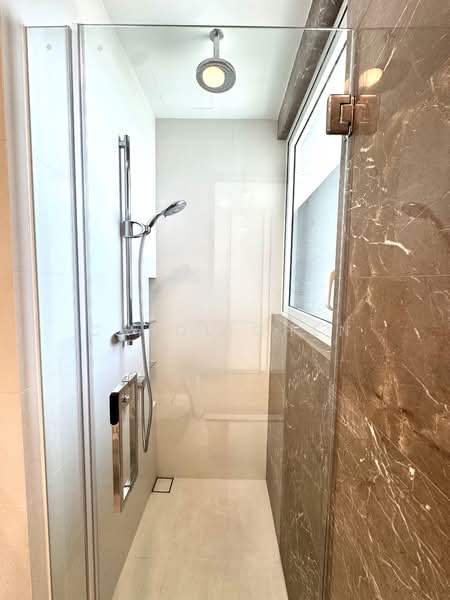 76 Shenton Apartment For Sale at S$ 1,200,000 | PropertyGuru Singapore - Bathroom