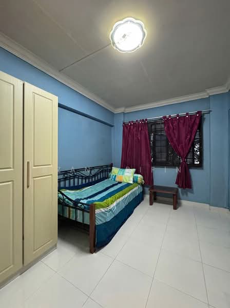 401 Admiralty Link HDB Flat For Sale at S$ 600,000 | PropertyGuru Singapore - Bedroom