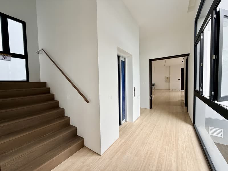 ❤️Brand New 2.5+Basement Storey Detached @Grove Dr, Henry Park Pri, Mt Sinai❤️ 8897 I732 Bungalow House For Sale at S$ 19,800,000 | PropertyGuru Singapore - Corridor