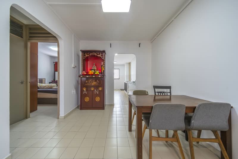 367 Bukit Batok Street 31 HDB Flat For Sale at S$ 450,000 | PropertyGuru Singapore - Bedroom