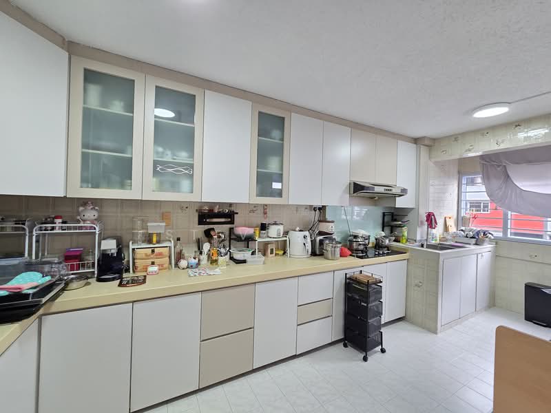 466 Crawford Lane HDB Flat For Sale at S$ 800,000 | PropertyGuru Singapore - Kitchen