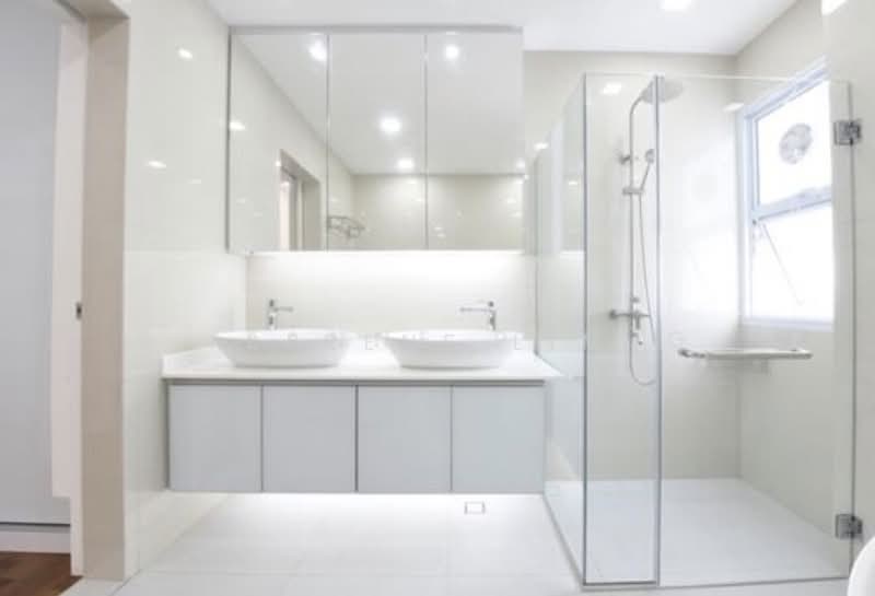 Regency Park, 9 Nathan Road, 5 Bedrooms, 3,650 sqft, Condominium For Rent, by Serene Lim, 500059113 - Bathroom - PropertyGuru.com.sg