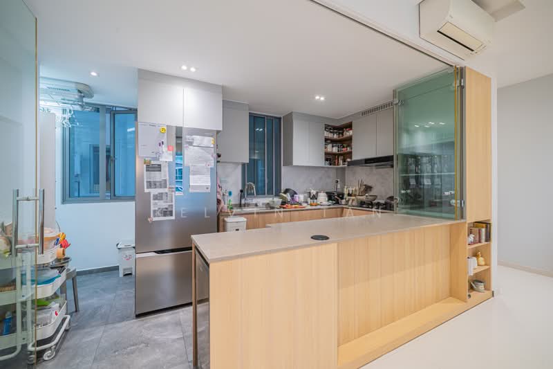 The Esta Condominium For Sale at S$ 4,480,000 | PropertyGuru Singapore - Kitchen