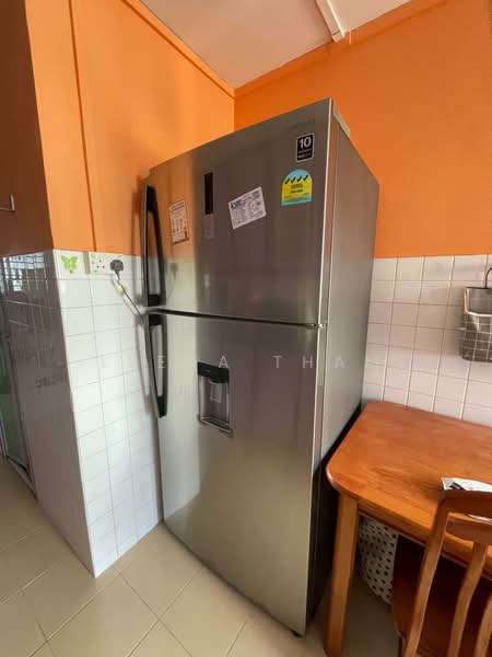 404 Yishun Avenue 6, 404 Yishun Avenue 6, Room Rental, 150 sqft, HDB Flat For Rent, by Leena Tham, 500059117 - Kitchen - PropertyGuru.com.sg