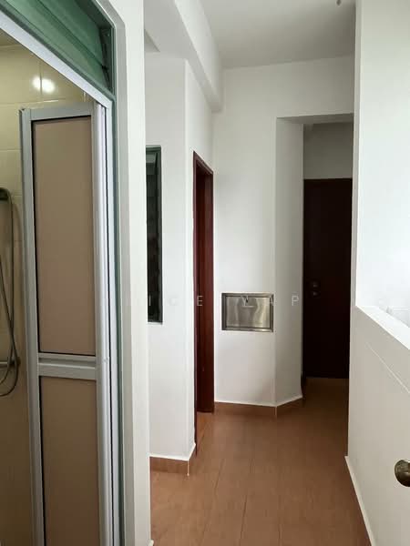 Merawoods, , 3 Bedrooms, 1,346 sqft, Condominium For Rent, by Alice Yap, 500059134 - Corridor - PropertyGuru.com.sg