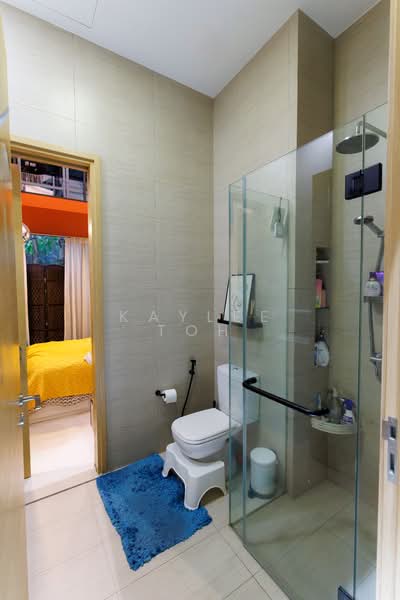 The Skywoods Condominium For Sale at S$ 935,000 | PropertyGuru Singapore - Bathroom