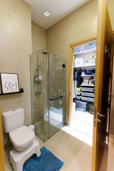 The Skywoods Condominium For Sale at S$ 935,000 | PropertyGuru Singapore - Bathroom