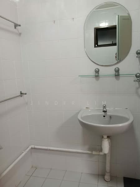 35 Lorong 5 Toa Payoh, 35 Lorong 5 Toa Payoh, Room Rental, 103 sqft, HDB Flat For Rent, by Jinder Lim, 500059143 - Bathroom - PropertyGuru.com.sg
