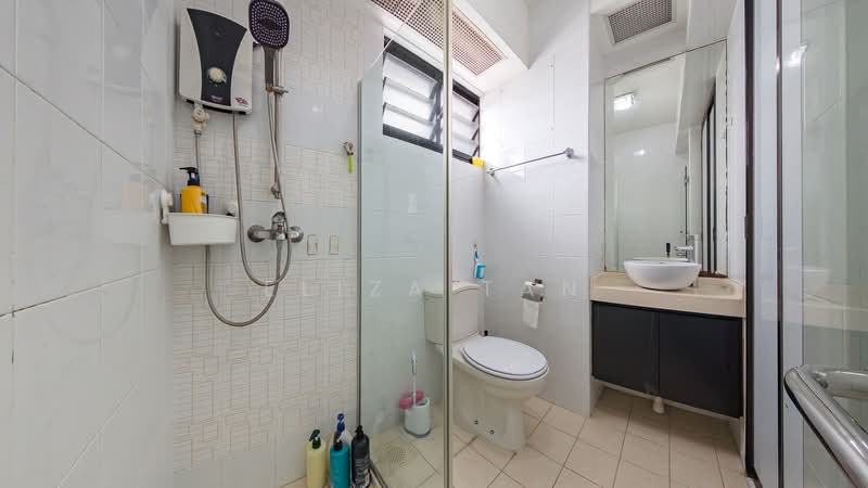 28C Dover Crescent HDB Flat For Sale at S$ 698,888 | PropertyGuru Singapore - Bathroom