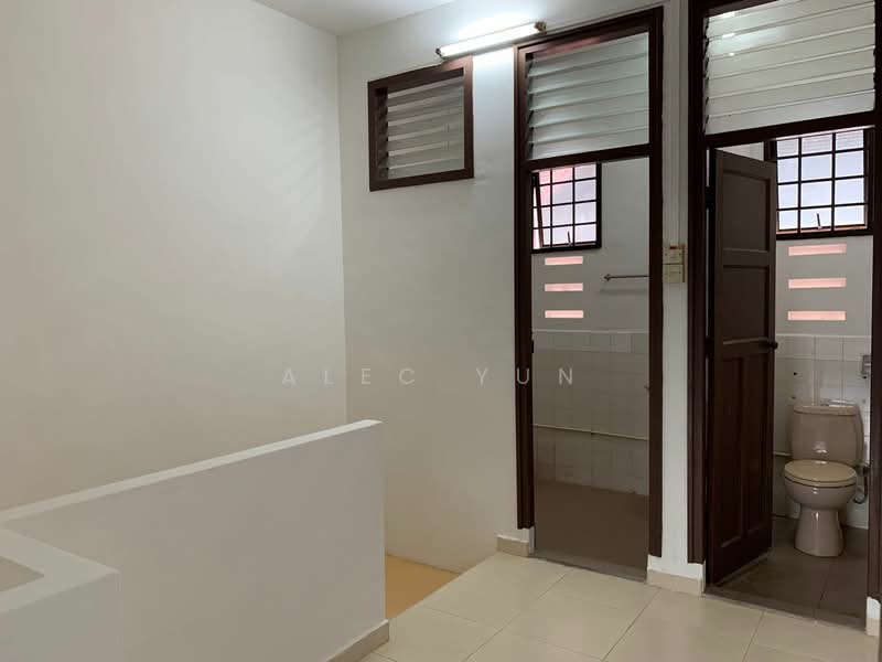 37 Lorong Stangee, Lorong Stangee, 4 Bedrooms, 1,320 sqft, Terraced House For Rent, by Alec Yun, 500059153 - Bathroom - PropertyGuru.com.sg