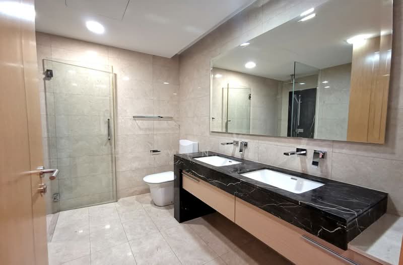 Marina Bay Suites, 3 Central Boulevard, 4 Bedrooms, 2,691 sqft, Apartment For Rent, by Delvin Lim, 500059154 - Bathroom - PropertyGuru.com.sg