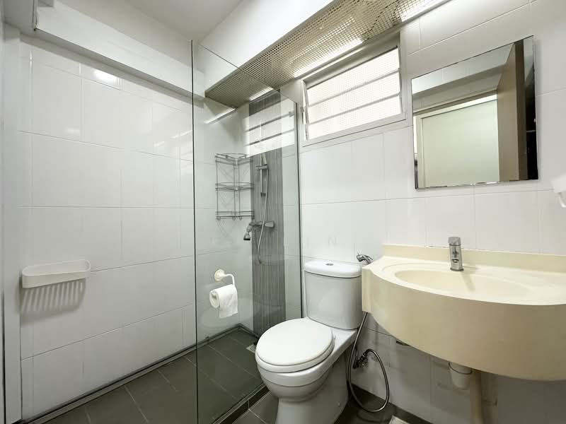 288A Compassvale Crescent, 288A Compassvale Crescent, 3 Bedrooms, 1,001 sqft, HDB Flat For Rent, by Er Lin, 500059158 - Bathroom - PropertyGuru.com.sg