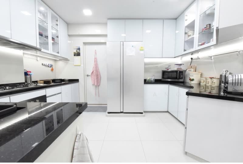 Hawaii Tower, 73 Meyer Road, 3 Bedrooms, 2,500 sqft, Condominium For Rent, by Jeanne Phang, 500059163 - Kitchen - PropertyGuru.com.sg