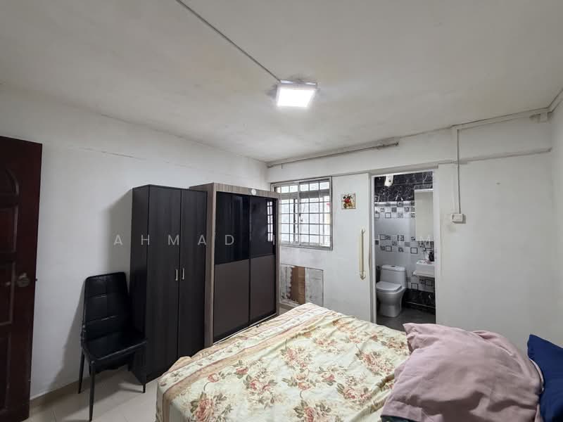 470 Tampines Street 44 HDB Flat For Sale at S$ 565,000 | PropertyGuru Singapore - Bedroom