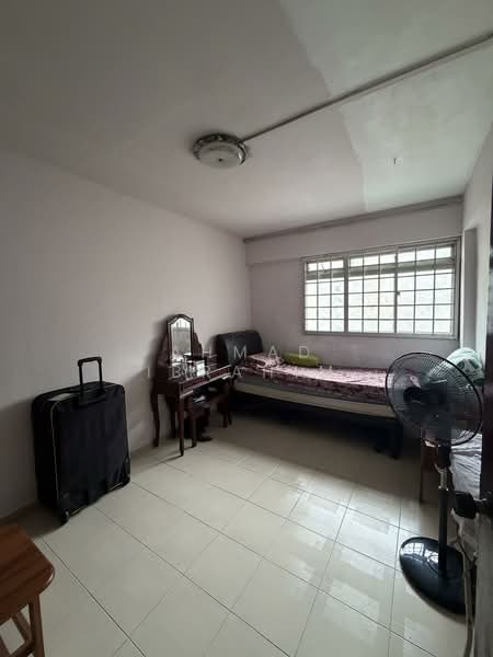 470 Tampines Street 44 HDB Flat For Sale at S$ 565,000 | PropertyGuru Singapore - Bedroom