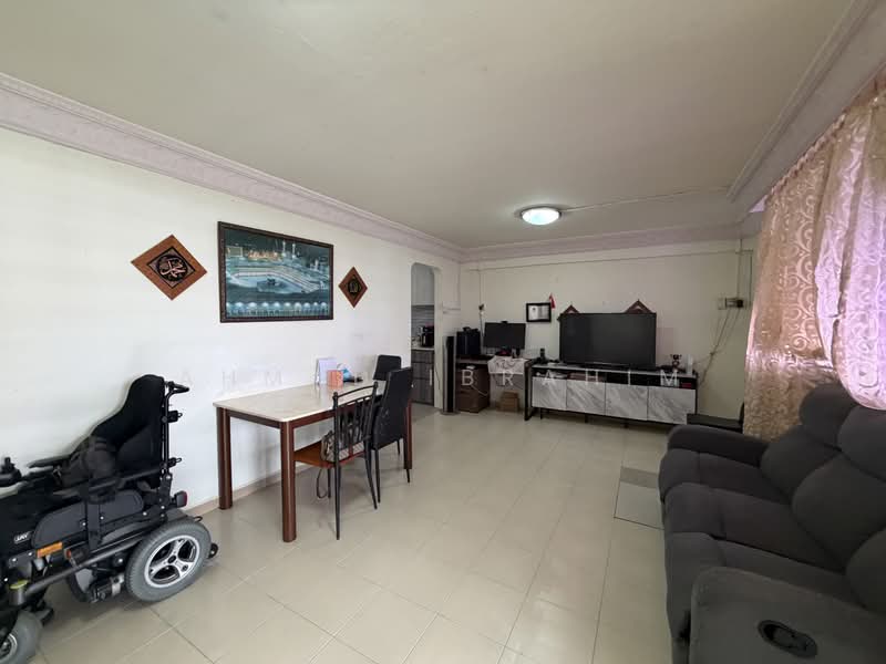 470 Tampines Street 44 HDB Flat For Sale at S$ 565,000 | PropertyGuru Singapore - Living Room