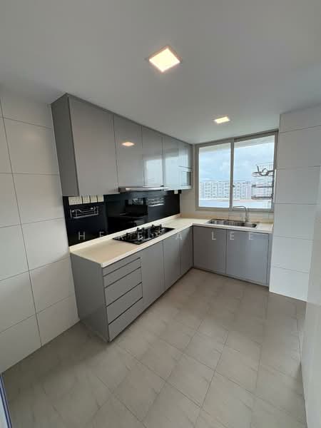 Golden Heights, 126 Serangoon Avenue 3, 3 Bedrooms, 1,184 sqft, Apartment For Rent, by Theresa Lee, 500059171 - Kitchen - PropertyGuru.com.sg