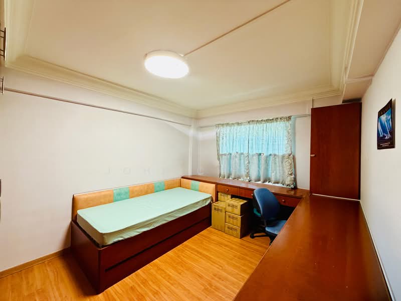 206 Toa Payoh North HDB Flat For Sale at S$ 410,000 | PropertyGuru Singapore - Bedroom