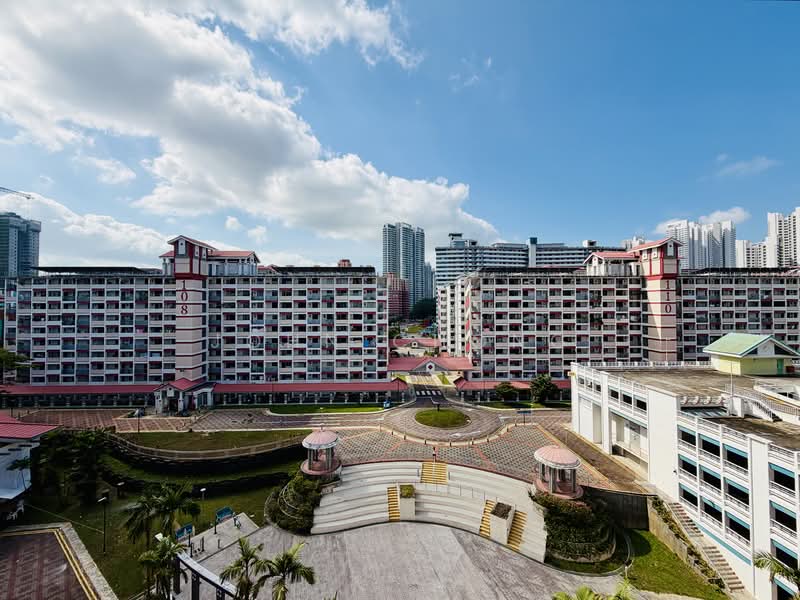 206 Toa Payoh North HDB Flat For Sale at S$ 410,000 | PropertyGuru Singapore - Exterior