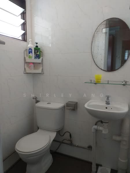 607 Clementi West Street 1, 607 Clementi West Street 1, 2 Bedrooms, 721 sqft, HDB Flat For Rent, by Shirley Ang, 500059189 - Bathroom - PropertyGuru.com.sg