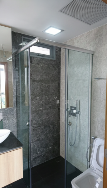 Spottiswoode Suites, 16 Spottiswoode Park Road, 2 Bedrooms, 667 sqft, Condominium For Rent, by Thomas Ang 洪瑞兴, 500059206 - Master bedroom bath - PropertyGuru.com.sg