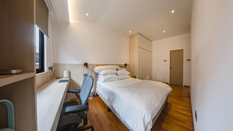 Peakville Park Terraced House For Sale at S$ 4,998,000 | PropertyGuru Singapore - Bedroom