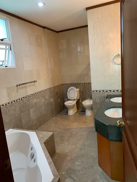 Holland Green Detached House For Sale at S$ 6,053,000 | PropertyGuru Singapore - Bathroom