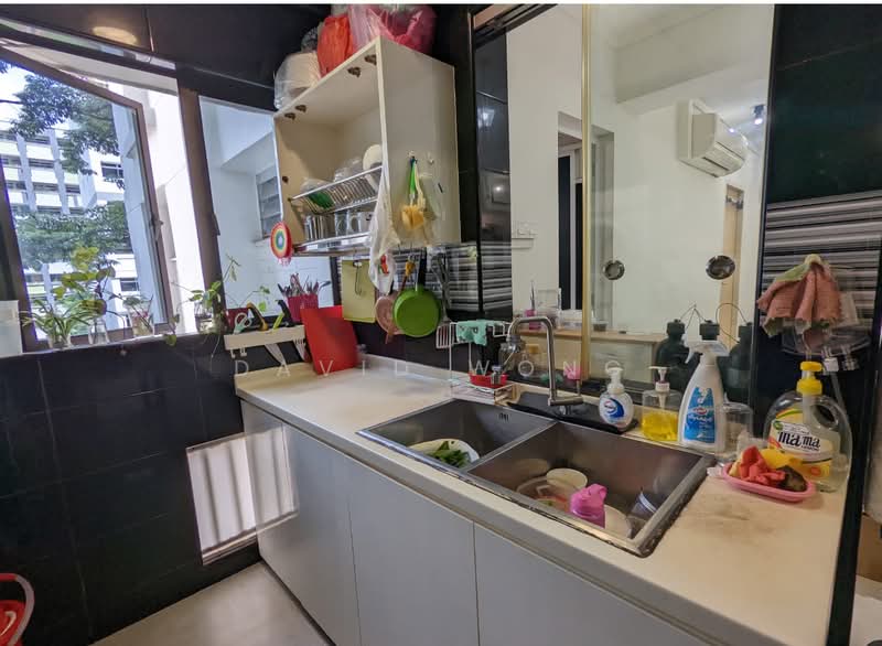 653 Jalan Tenaga HDB Flat For Sale at S$ 918,000 | PropertyGuru Singapore - Kitchen
