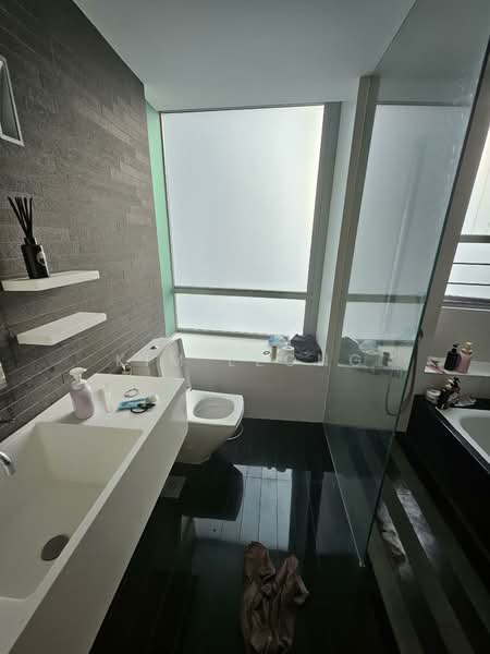 Park Infinia at Wee Nam, 2 Lincoln Road, 2 Bedrooms, 1,130 sqft, Condominium For Rent, by Kim Leong, 500059240 - Bathroom - PropertyGuru.com.sg