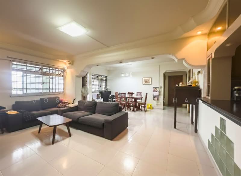 156 Yung Loh Road HDB Flat For Sale at S$ 608,000 | PropertyGuru Singapore - Living Room