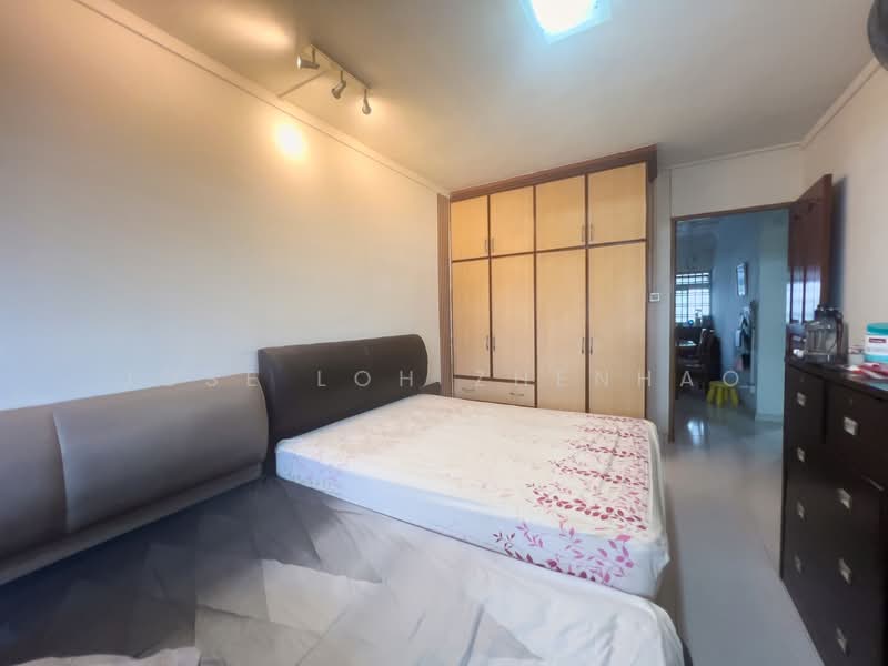 156 Yung Loh Road HDB Flat For Sale at S$ 608,000 | PropertyGuru Singapore - Bedroom