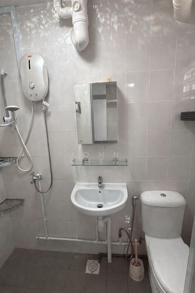 125 Bedok Reservoir Road, 125 Bedok Reservoir Road, Room Rental, 200 sqft, HDB Flat For Rent, by John Chen, 500059248 - Bathroom - PropertyGuru.com.sg